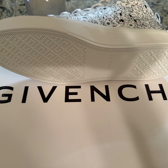 *New* GivencyXDisney’s Dalmatians High Tops - Picture 5 of 7